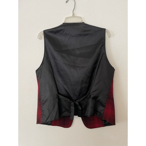 Woolrich Vest Womens Medium Plaid Buffalo Red Black Button Pockets Outdoors - Picture 2 of 4